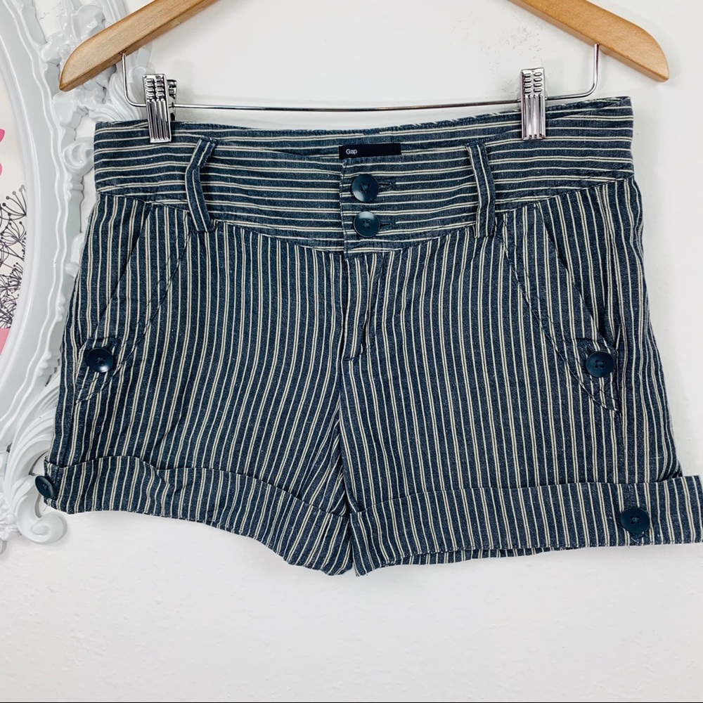 Gap / Blue White Cuffed Shorts